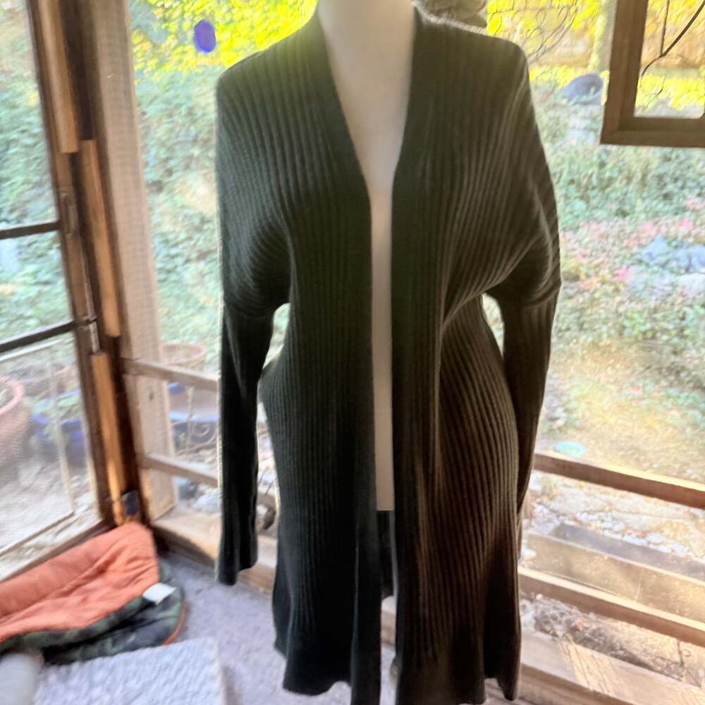 Eileen Fisher - Picture 5 of 9